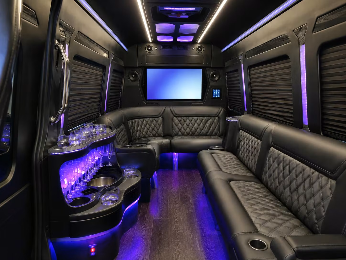 bus rental options for oakland park trips