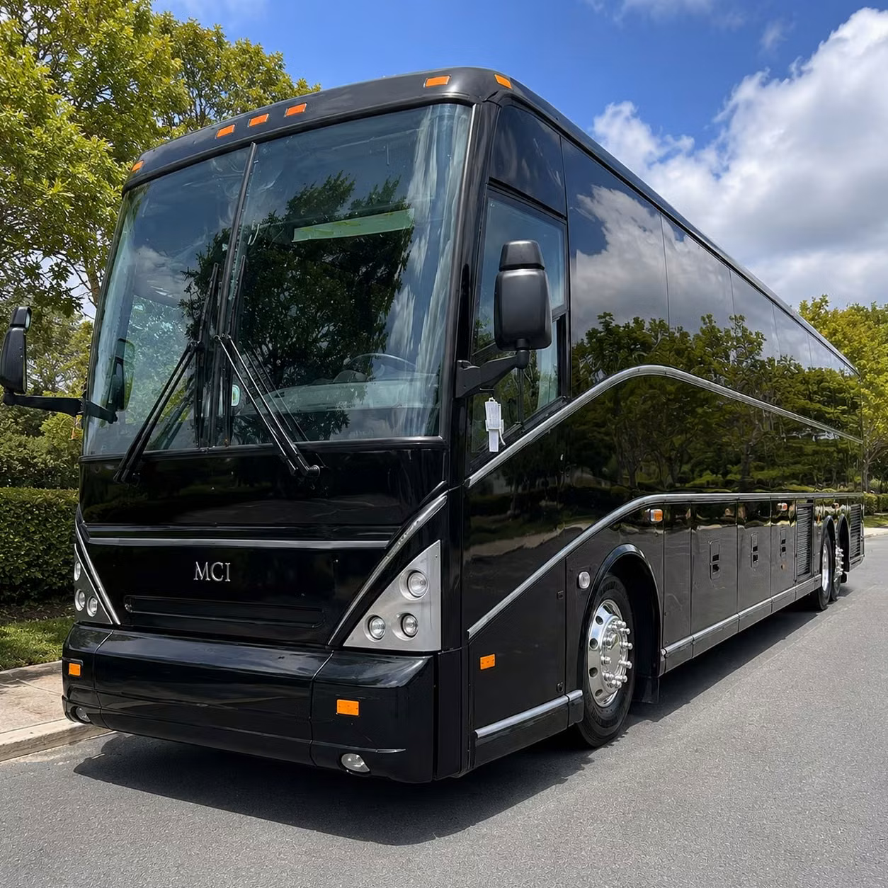 concert and sporting event bus rentals in oakland park florida
