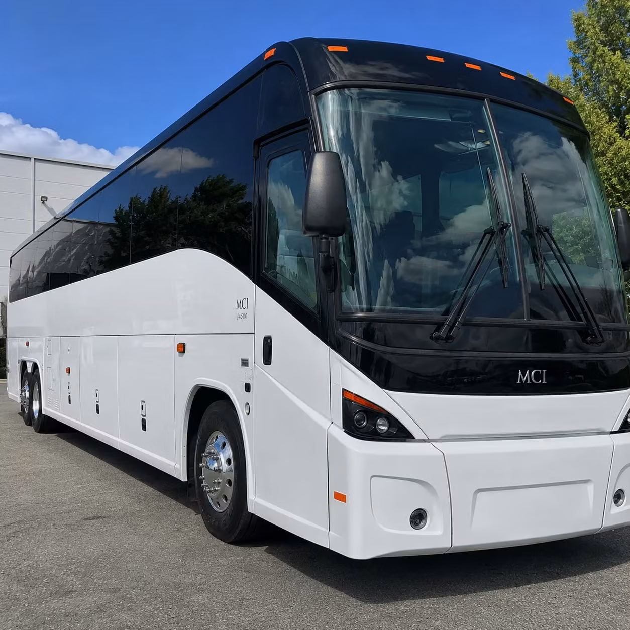 for oakland park employers who need recurring employee shuttle routes oaklandparkcharterbuscompany com has you covered