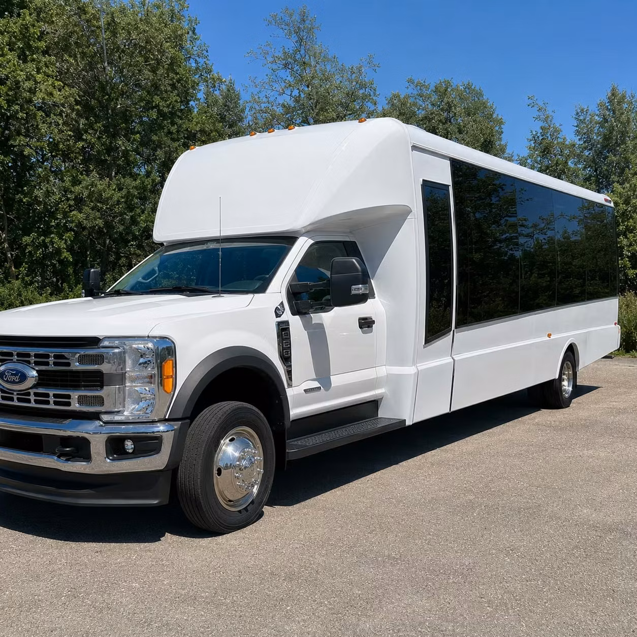 oakland park 20 passenger minibus rental