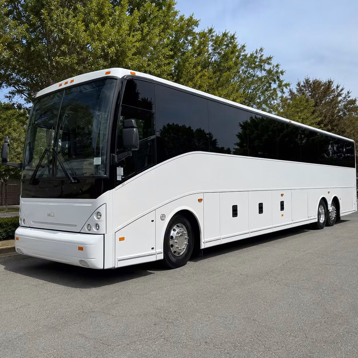 oaklandparkcharterbuscompany com is ready to help you move construction crews and shift workers across oakland park