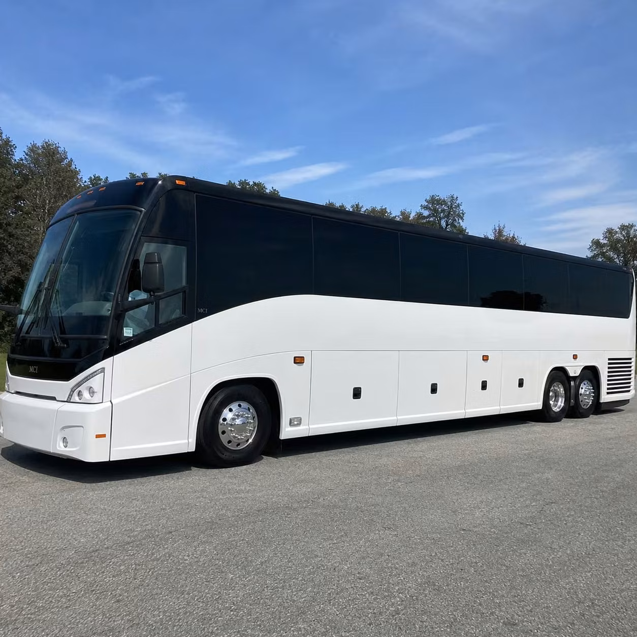 oaklandparkcharterbuscompany com makes finding cruise transfer shuttles from oakland park to port everglades easy