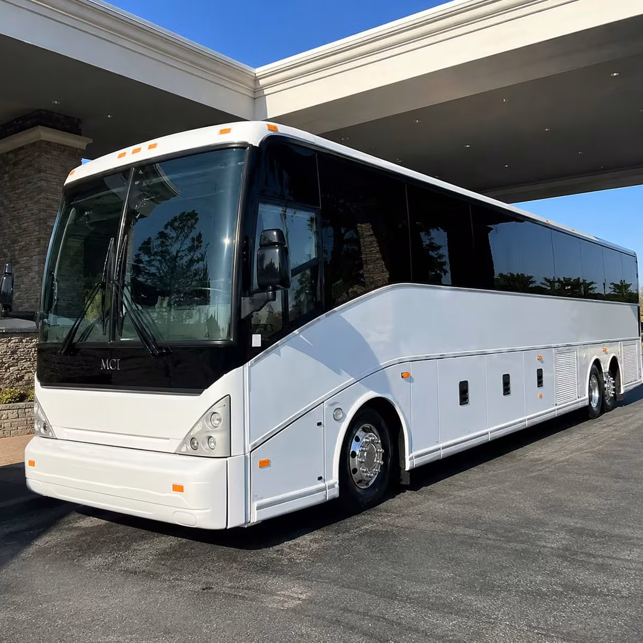 shuttle your oakland park team to and from fort lauderdale hollywood international airport without the chaos